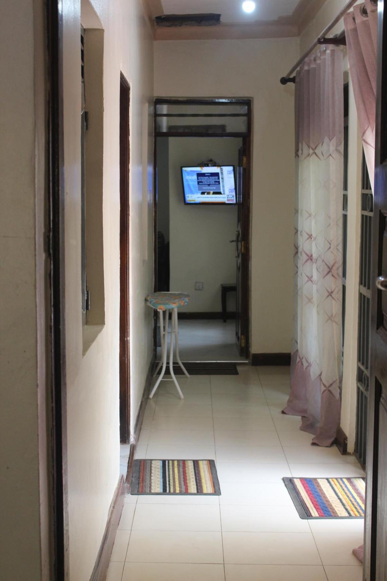 Montane Safaris Hotel 포트포털 외부 사진