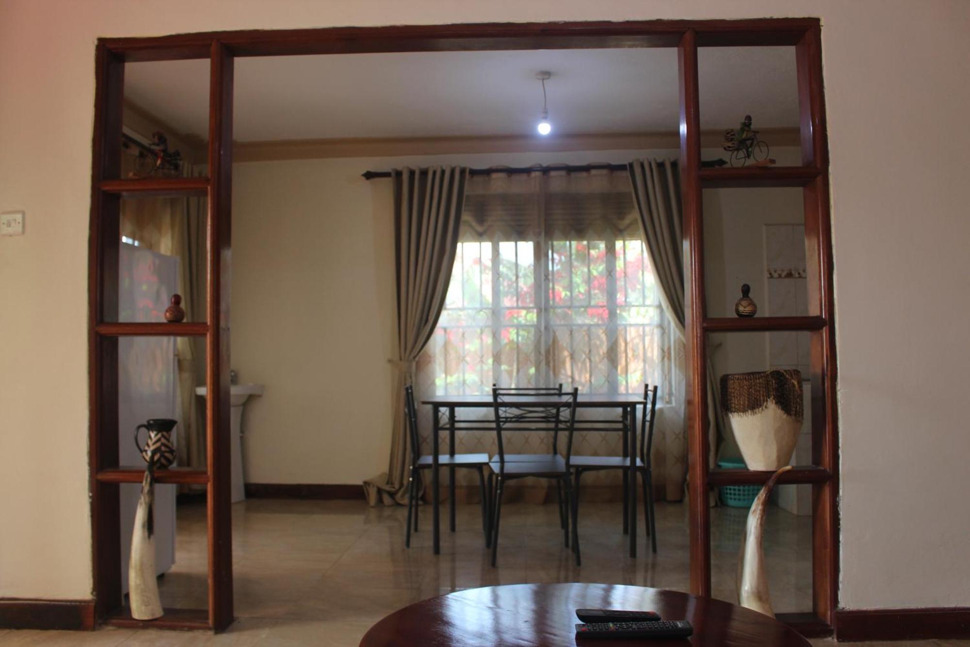 Montane Safaris Hotel 포트포털 외부 사진