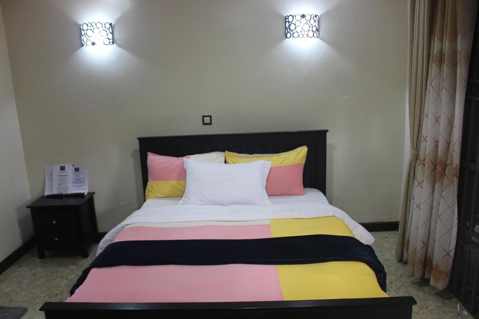 Montane Safaris Hotel 포트포털 외부 사진